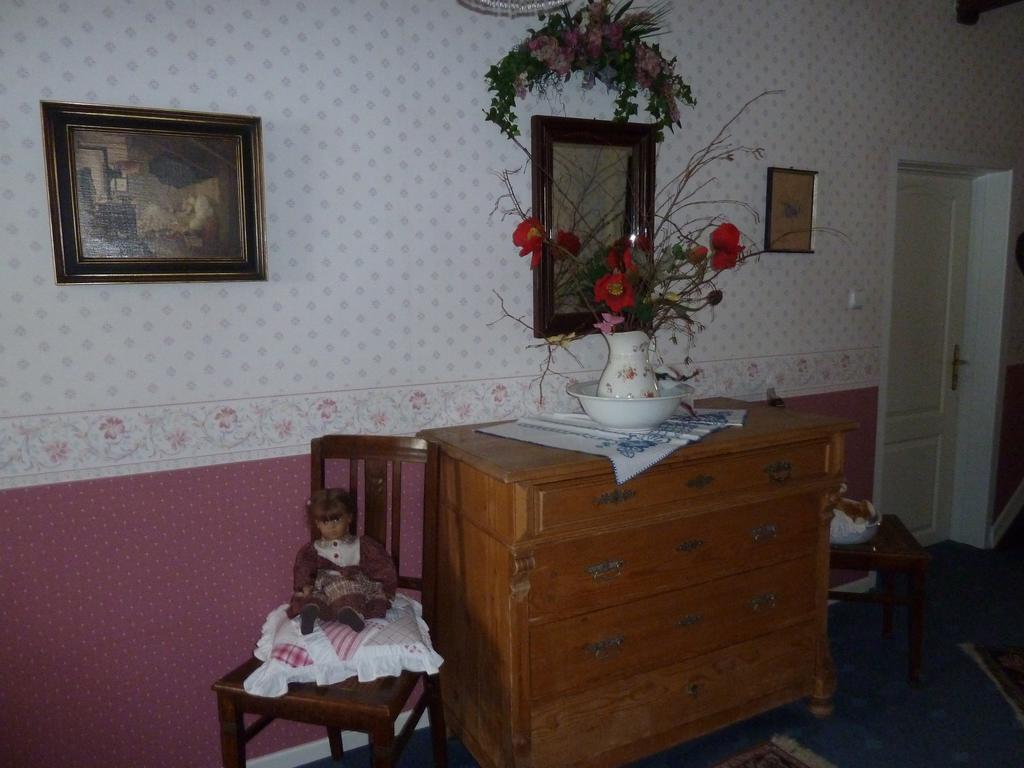 엘렌츠폴터스도프 Alte Weinstuben Steinfelder Hof Garni B&B 외부 사진